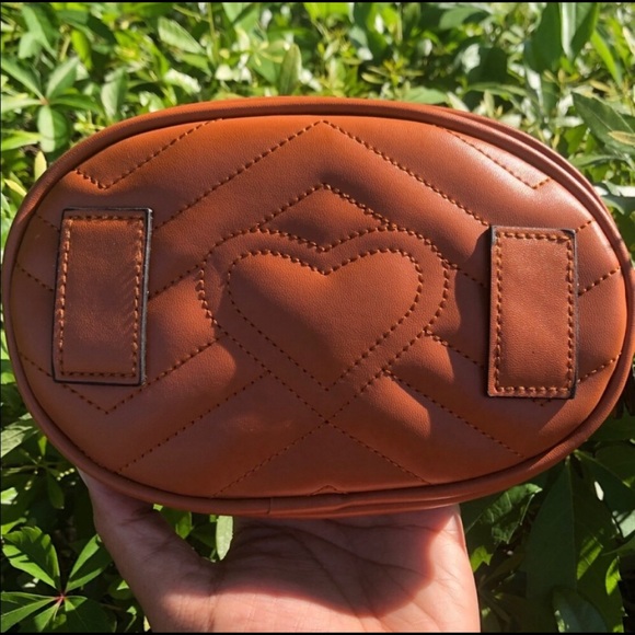 New Cognac Color Belt Bag Compact & Roomy - Picture 3 of 4